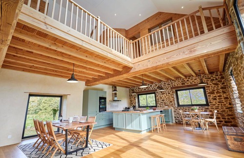 Saint-Aubin-de-Terregatte House | Stunning private villa for 6 people with WIFI, TV, terrace, pets allowed and parking