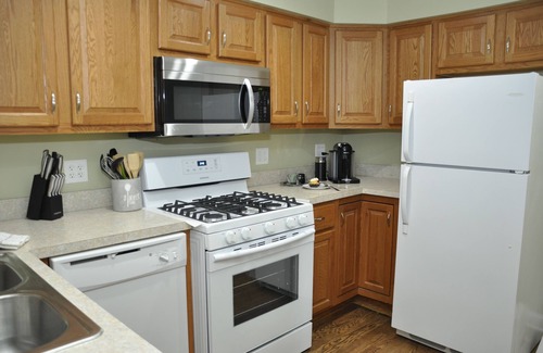 St. Charles House | "St Geneva" Private With River View! 7 min to the Q Center