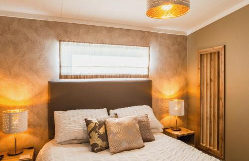 Ryde House | St Helens - Lodge - sleeps 4 - Pets Allowed - Pool