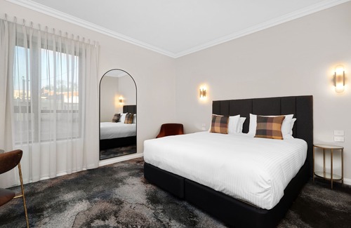 Wagga Wagga Hotel | St Hugh Hotel Wagga Wagga