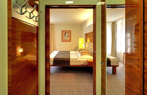 City Centre Hotel | St. Joseph ROYAL REGENT