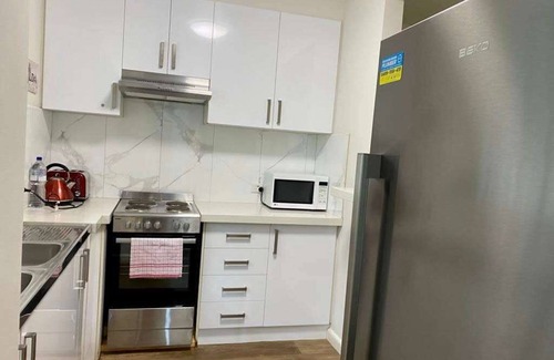 Melbourne Airport Apartment | St Kilda Apmnt Moments to Acland St With Parking!
