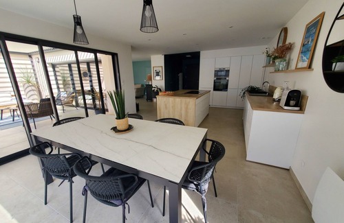 Courtoisville-Sillon-Moka House | St-Malo: Family home with swimming pool, 800 m walk from the beach.
