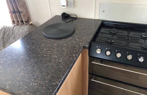 Clacton-on-Sea Cabin | St Osyth Beach 3-Bed Caravan, Sleeps 8, Parking