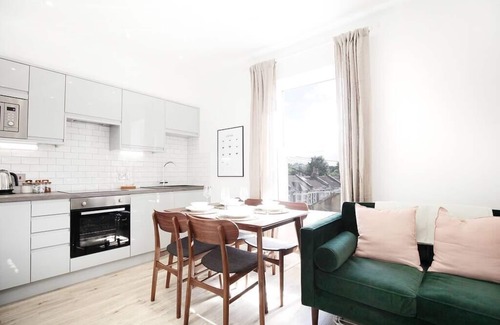 Saint Paul's Apartment | St Paul’s Suites - Apartment 2