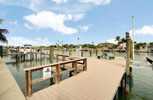 Vina Del Mar Island House | St Pete Beach Vina Del Mar Waterfront Dock Boat Slip 3-2