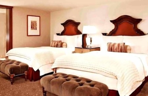 Downtown Resort | St Regis Resort & Spa, luxury, Hot Tub, Pool, Aspen