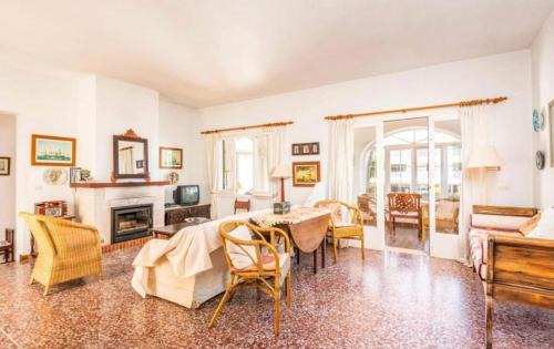 Sant Tomas House | St Tomas Rustic V Pool Beachside