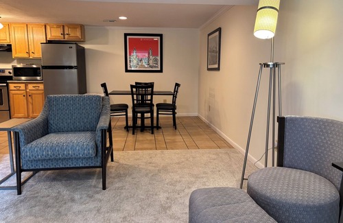 Bloomington House | Stadium Stroll Garden Level: Walk to the Big Game!