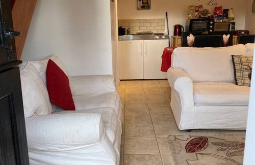 New Forest District Apartment | Stag Cottage – New Forest Romantic Hideaway