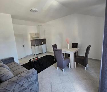 Paracin Apartment | Stan na dan Crystal