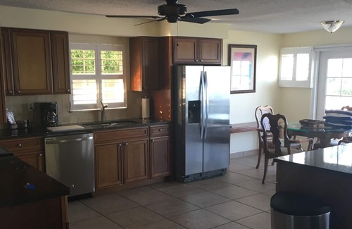 Whitney Beach Condo | Standalone Unit at Little Gull Resort. Amazing Sarasota Bay View! Walk to Beach.