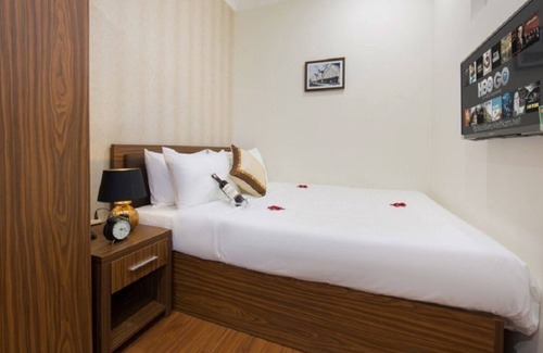 Hoan Kiem Hotel | Standard Double room in the heart of the old quarter