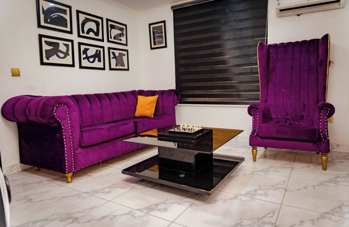Ofin House | Standard Luxury Room - Sleeps2 - Pool - PetAllowed