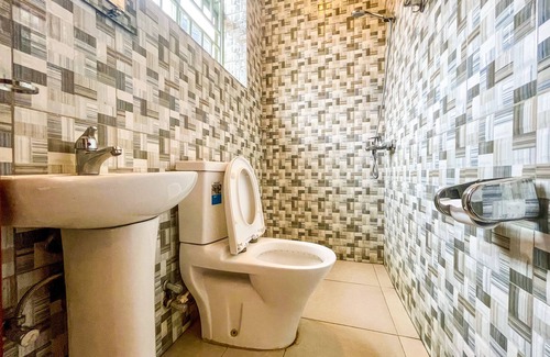Kigali House | Standard Queen Bedroom - Akagera @ MyPlace
