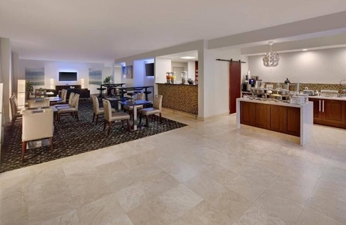 Maitland Apartment | Standard Queen Room Near 7 Eleven ORL