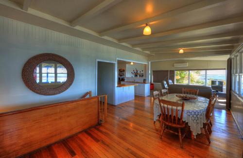 Cowrie Point House | Stanley View Beach House