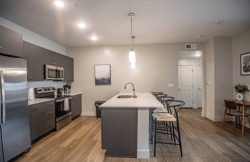 Star Apartment | Star Charm apartment- with pool, gym, hot tub & Pac- Man