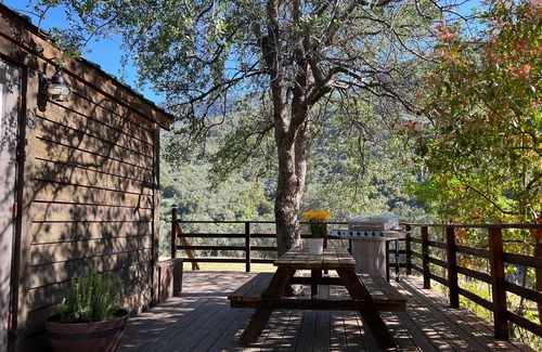 Three Rivers Cabin | Stargazer Chalet, Two Bedroom Cabin with Wifi