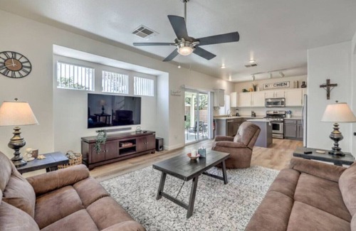 North Las Vegas House | Starling Mesa | Extended Stay Modern Vegas