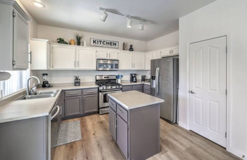 North Las Vegas House | Starling Mesa | Extended Stay Modern Vegas