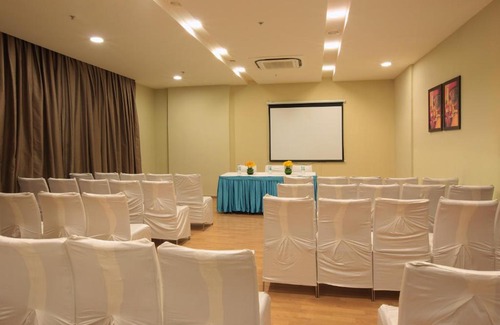 Electronics City Hotel | Starlit Suites Bangalore