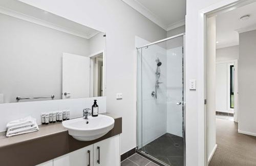 Pialba House | Stars on Torquay