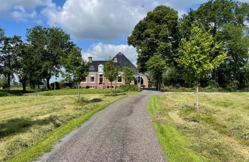 Wytgaard House | Statelan Logies, sfeervol en luxe ingericht vakantiehuis met 2 slaapkamers in het hart van friesland