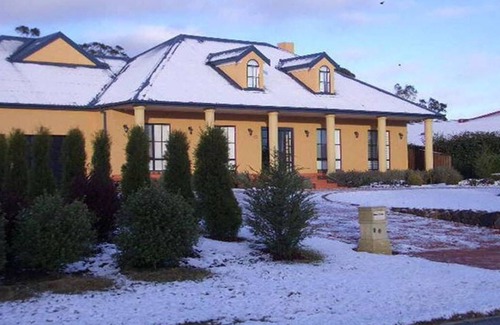 East Bowral House | Stately Bowral Designer Home