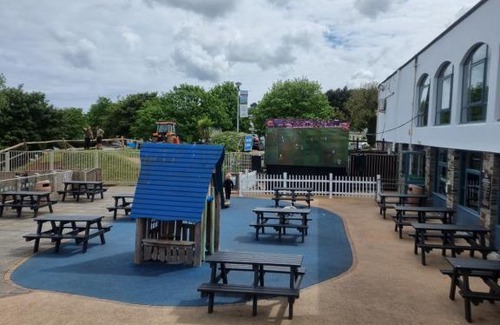 Paignton Resort | Static Caravan to Hire , Hoburne Devon Bay ( Paignton)