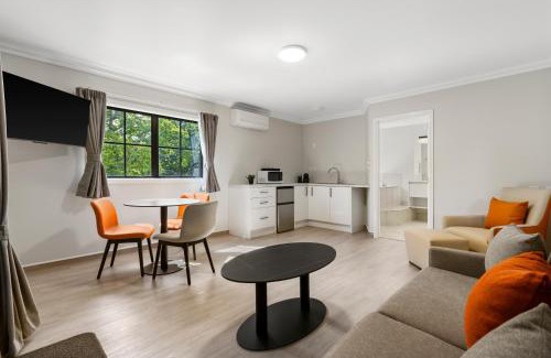 Fenton Street Hotel | Stay 280 & Stay 284 Rotorua - Refurbished Modern Accommodation