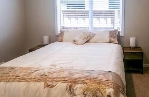 Richmond Heights House | Stay 3 nights pay for 2 *Ts & Cs apply