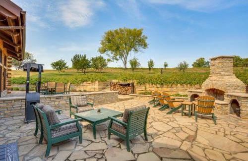 Excelsior Springs House | Stay and Sip Group Ranch at Shamrock Hills Vineyard