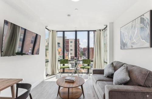 Poplar Apartment | Stay at Luna on N 11th St