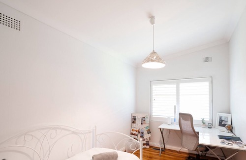 Wagga Wagga House | Stay at Meurant - 4 rooms/ 5 beds - central/medical precinct- wifi included