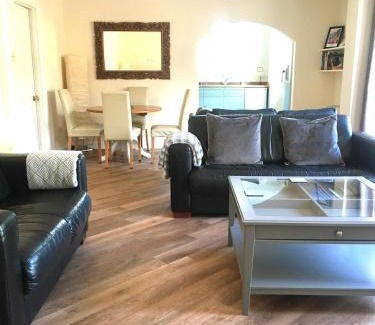 Wimborne House | Stay at The lodge set in the grounds of a beautiful Manor House