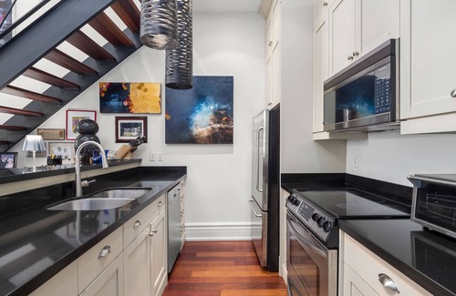 Church and Wellesley Condo | Stay At Toronto's MOMA!