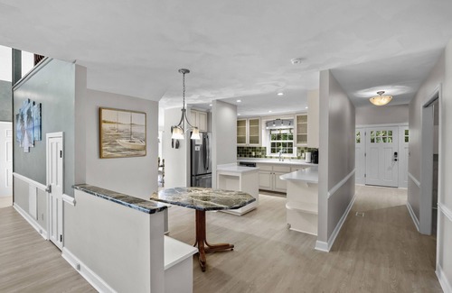Mayhew House | Stay Awhile by AvantStay | Lakefront + Pool, Dock