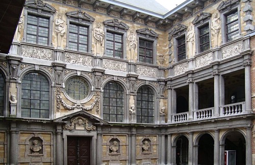 Jewish Quarter House | Stay Close to MoMu Antwerp! 3 Modern Units with City Views, Full Kitchens!