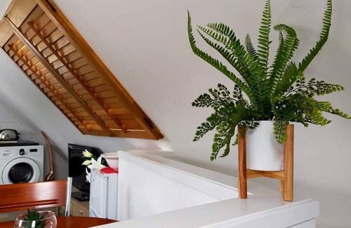 Richmond Heights Apartment | Stay for 3 nights & pay for 2 (* T&Cs below)