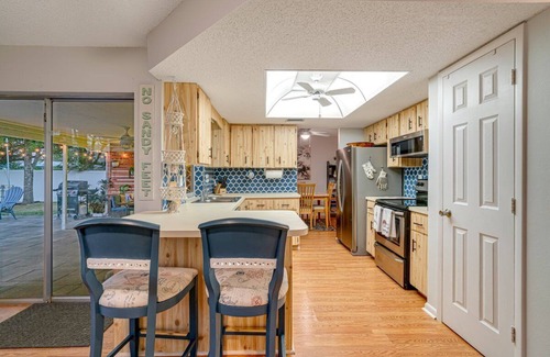 Port Charlotte - Charlotte Harbor House | Stay Golden: Heated Pool/Spa/Yard Games/Pets/BBQ/WD, Stay Golden: Heated Pool/Spa/Lawn Games/Pets
