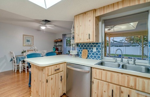 Port Charlotte - Charlotte Harbor House | Stay Golden: Heated Pool/Spa/Yard Games/Pets/BBQ/WD, Stay Golden: Heated Pool/Spa/Lawn Games/Pets