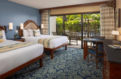 Crown Point Hotel | Stay in a Serene Garden Queens Room | Nature-Filled Retreat