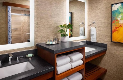 Crown Point Hotel | Stay in a Serene Garden Queens Room | Nature-Filled Retreat