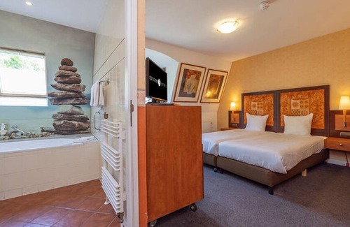 Municipality of Noordwijk Hotel | Stay in Comfort Near Noordwijk’s Best Trails and Sights! Free Breakfast!