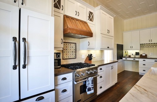 Paso Robles House | Stay in the heart of West Side Wine Country - Summit Schoolhouse on Peachy Cyn