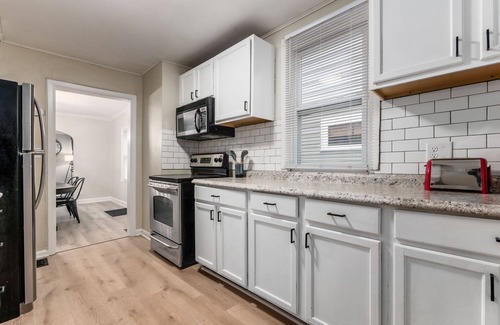 University District House | Stay in the Palazzo in OSU! 10 BEDS!