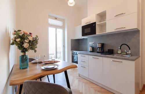Zizkov Apartment | Stay Inn | Elegant Escape: Cozy Flat