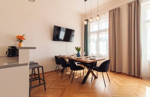 Zizkov Apartment | Stay Inn | Luxury 3-BR Flat w/High Ceilings