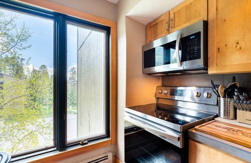 Peak 8 Condo | Stay Mountain-Side at Gold Camp.
